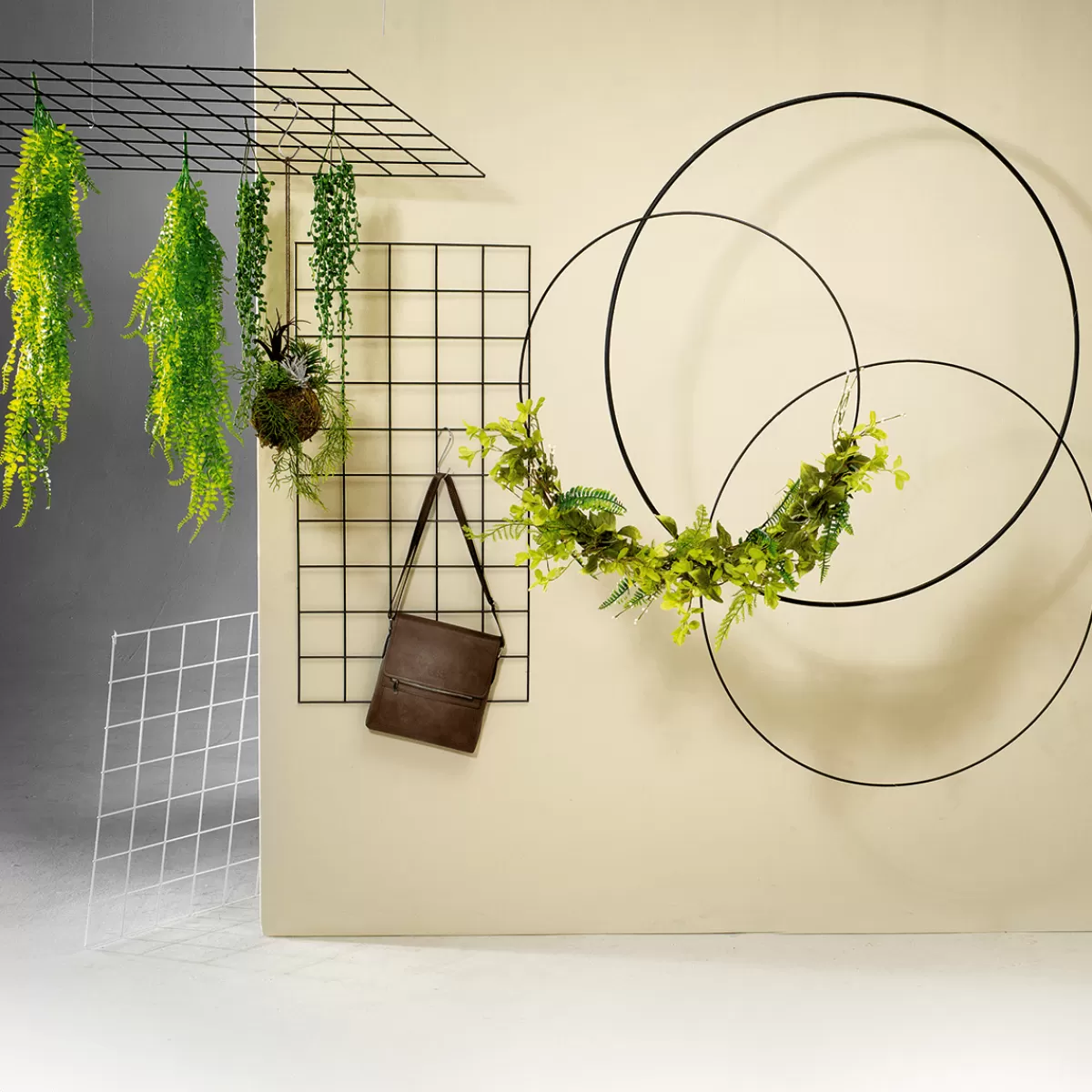 DecoWoerner Anneau Déco En Métal, Entre 58 Et 60 Cm Ø