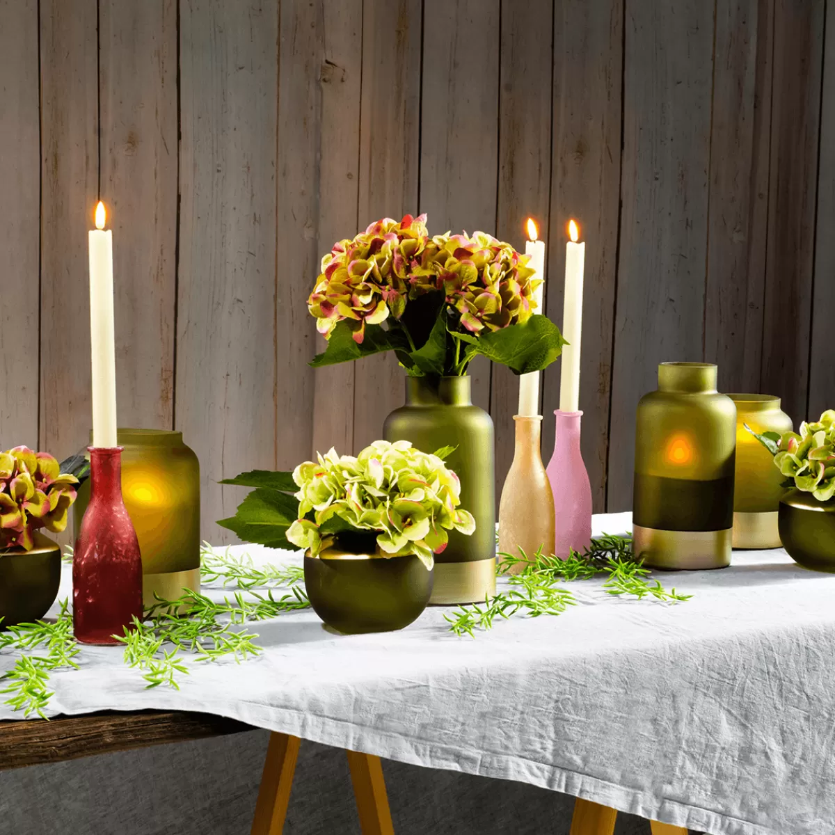 DecoWoerner Bougies Pilier En Cire LED 24 Cm, Lot De 2