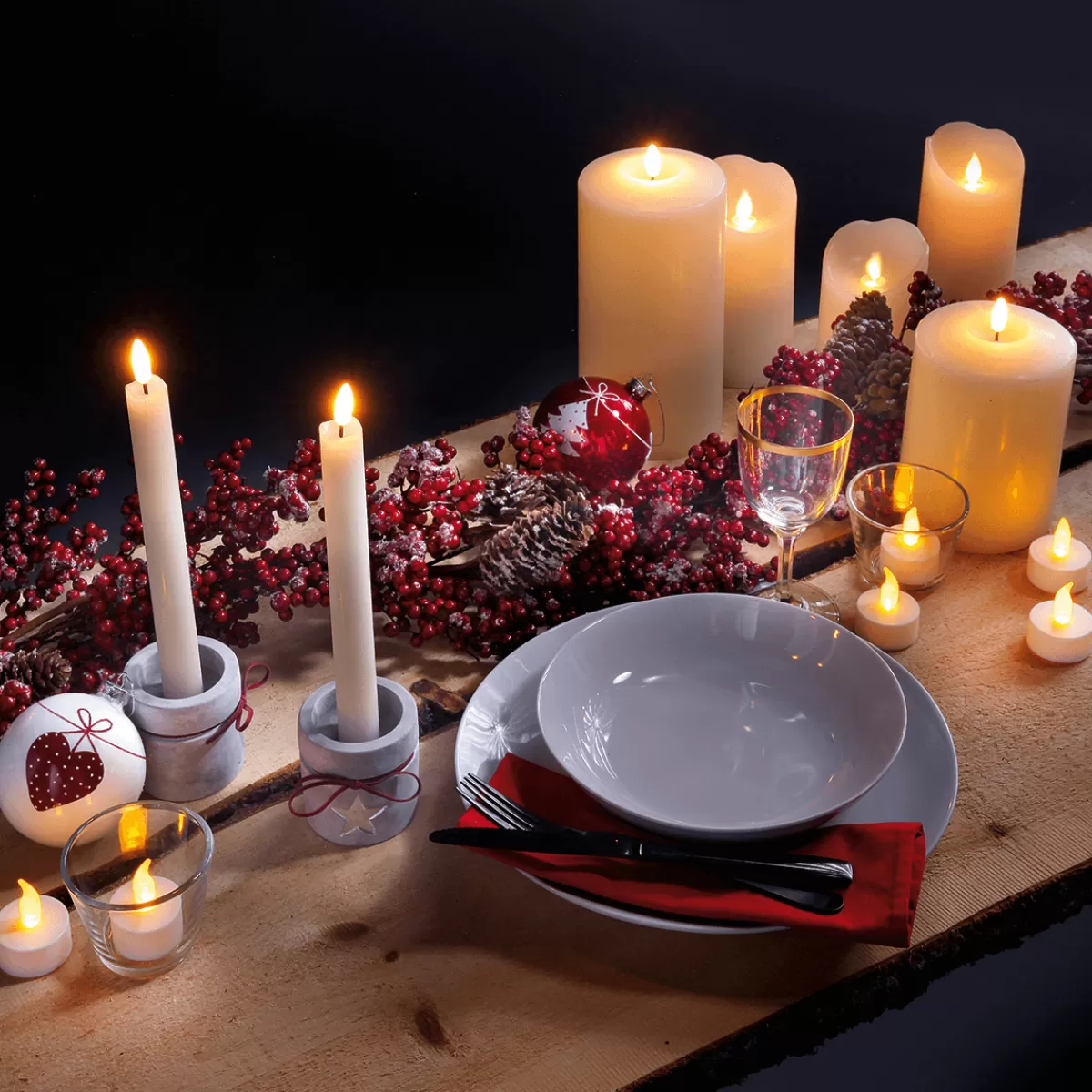 DecoWoerner Bougies Pilier En Cire LED 24 Cm, Lot De 2