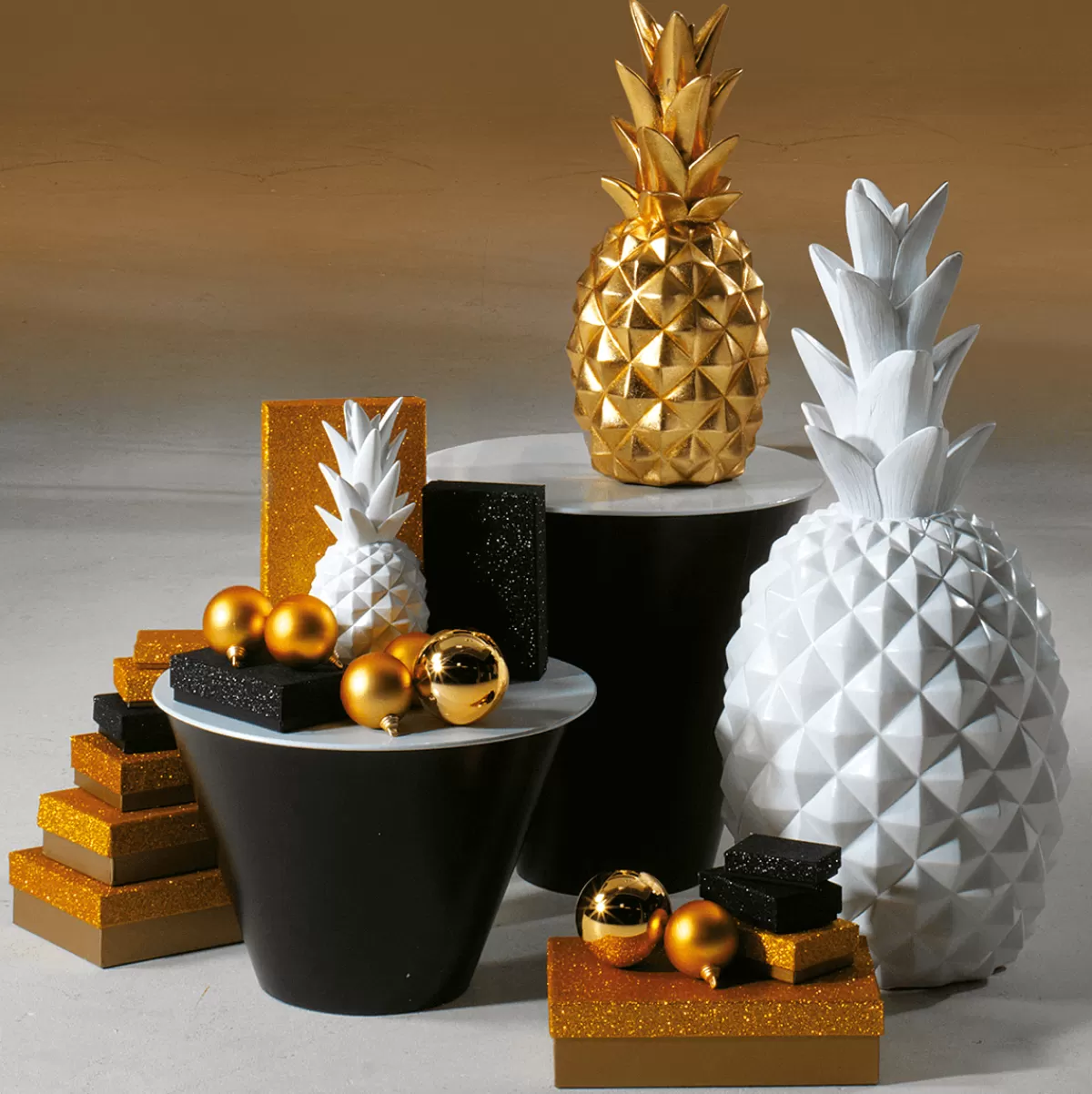 boules_de_nol_dores_et_brillantes_en_plastique_difficilement_inflammable_6_cm___24_pices_3-1.webp DecoWoerner Boules De Noël Dées Et Brillantes En Plastique Difficilement Inflammable, 6 Cm Ø - 24 Pièces