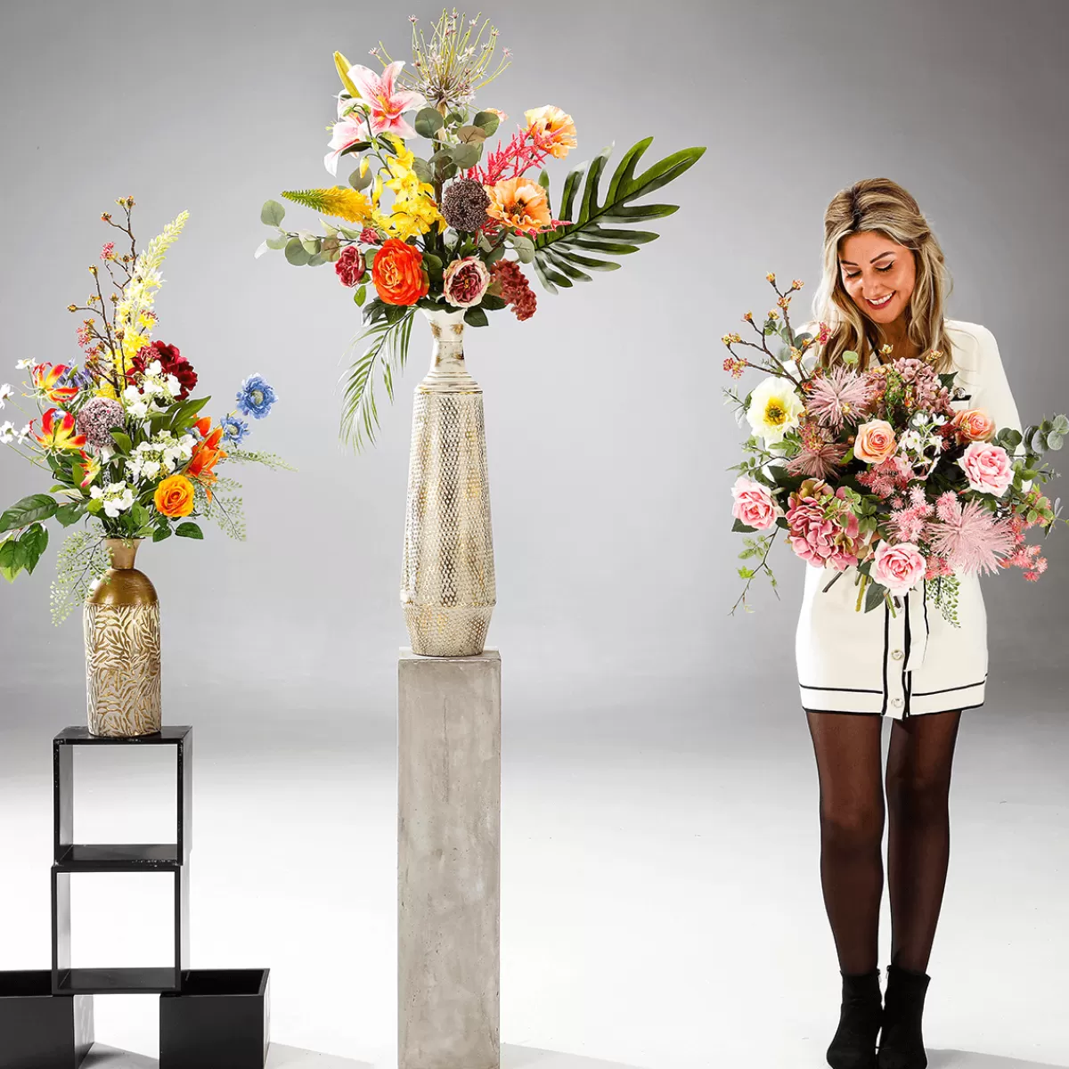 DecoWoerner Bouquet Mixte De Fleurs Artificielles Orange Bleu Blanc 104 Cm