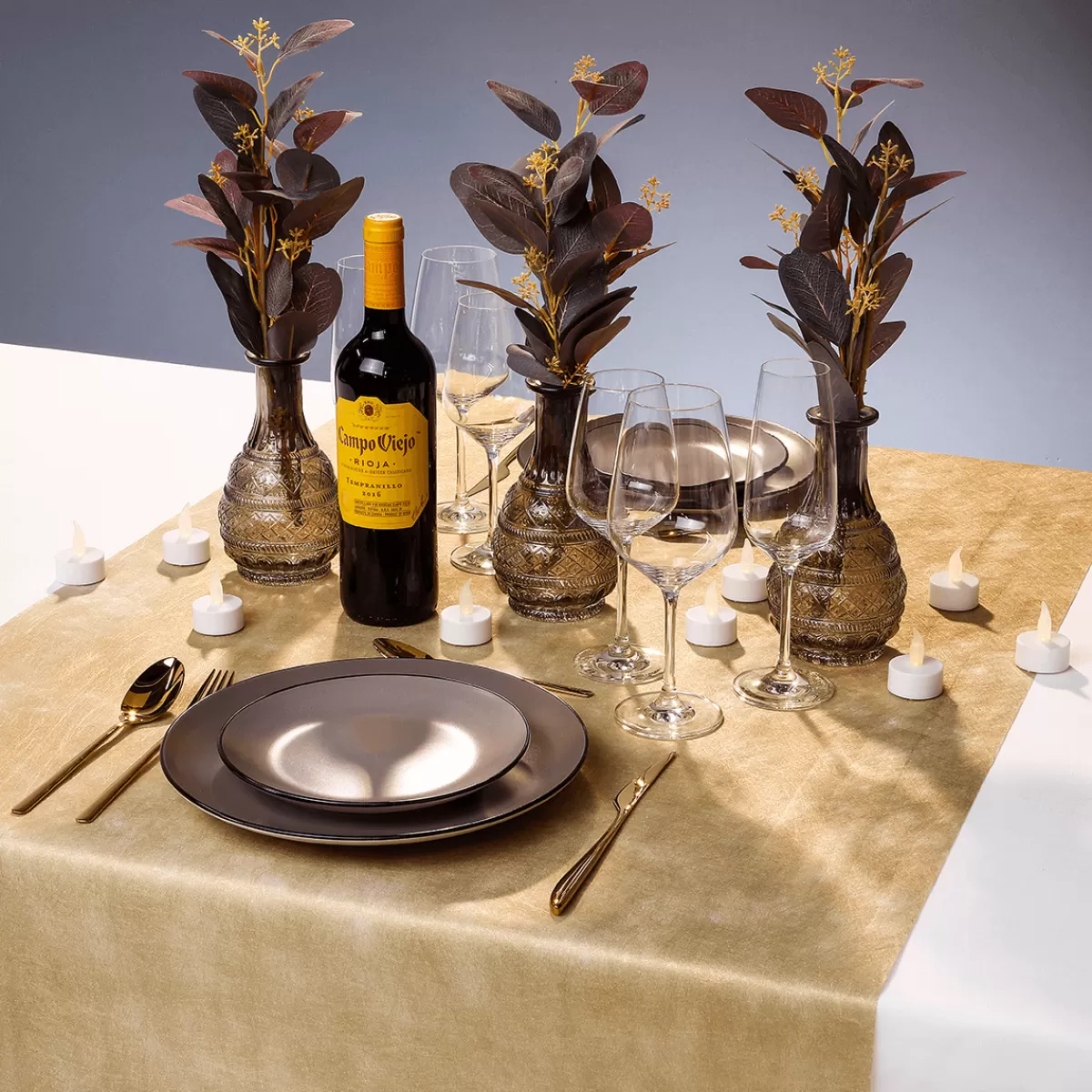 dcoration_branche_deucalyptus_70_cm_de_long_3.webp DecoWoerner Décoration Branche D'eucalyptus, 70 Cm De Long