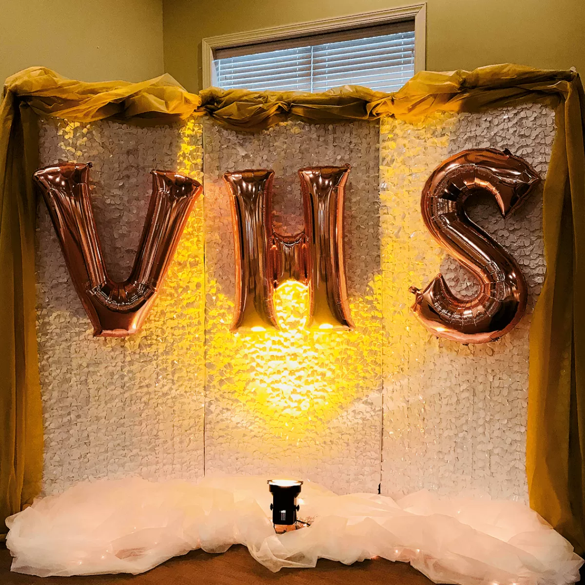 DecoWoerner Feuille Synthétique Aspect Perforé Larg. 90 Cm Mat,