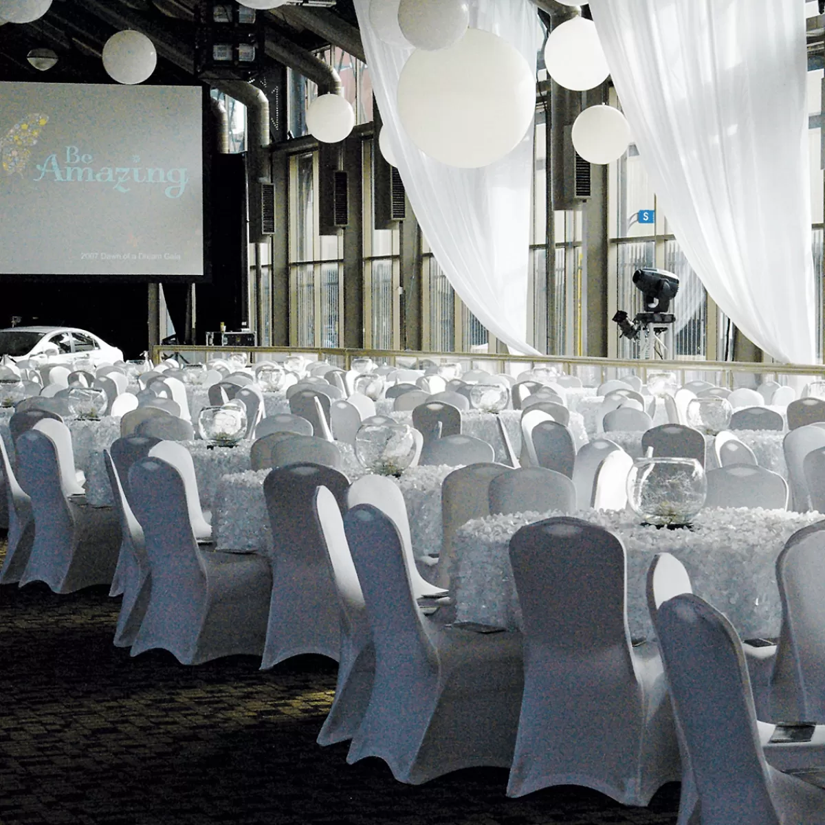 DecoWoerner Feuille Synthétique Aspect Perforé Larg. 90 Cm Mat,