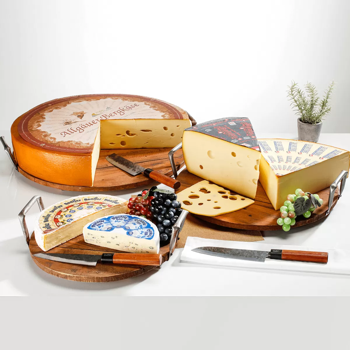 DecoWoerner Fromage à Pâte Molle Bonifaz Demi-meule - Alimentaire Factice 24 Cm