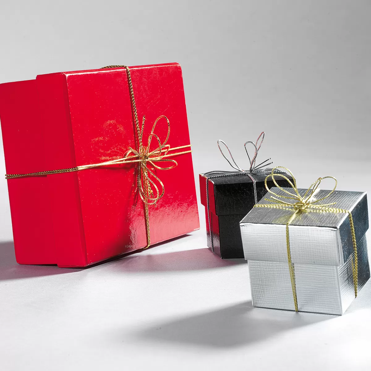 DecoWoerner Noeuds Prêts à L’emploi Dés Long. 25 Cm, 100 Pces