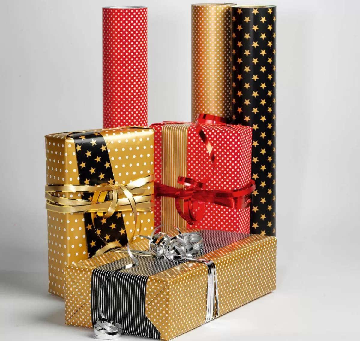 papier_cadeau_double_face_nol_noir__or_avec_toiles__pois__50_m_de_papier_cadeau_en_rouleau_7.webp DecoWoerner Papier Cadeau Double Face Noël Noir & Avec étoiles & Pois - 50 M De Papier Cadeau En Rouleau