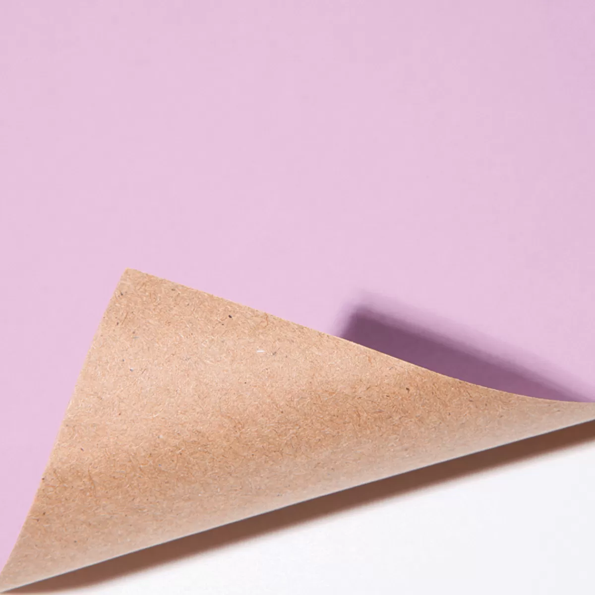 DecoWoerner Papier Kraft Recyclé Uni Lilas - Rouleau De Papier Cadeau De 50 M