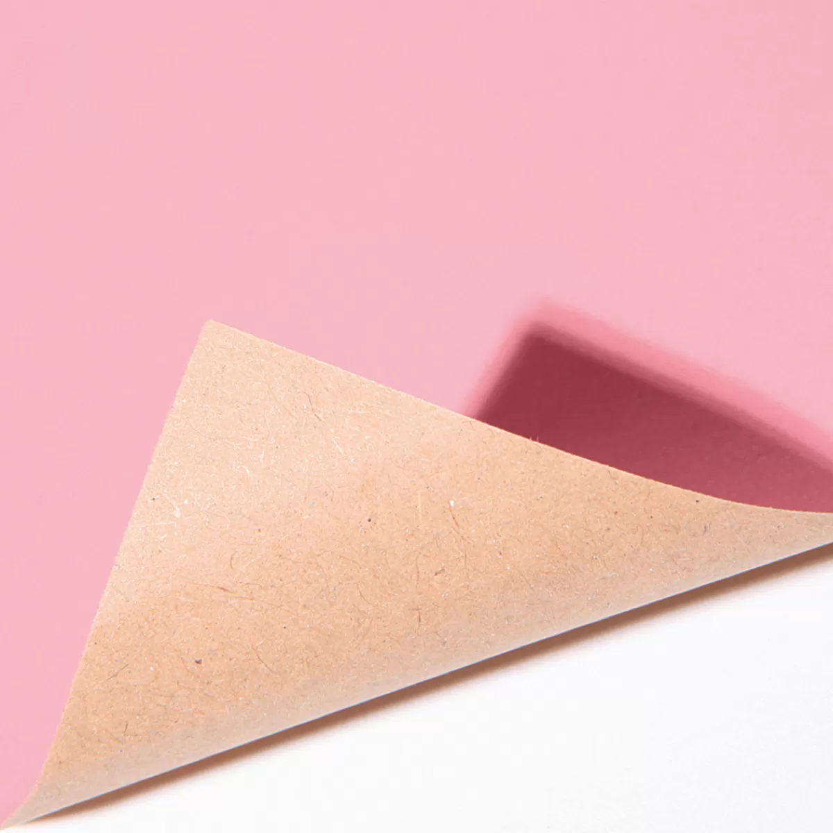 DecoWoerner Papier Kraft Recyclé Uni - Rouleau De Papier Cadeau De 50 M