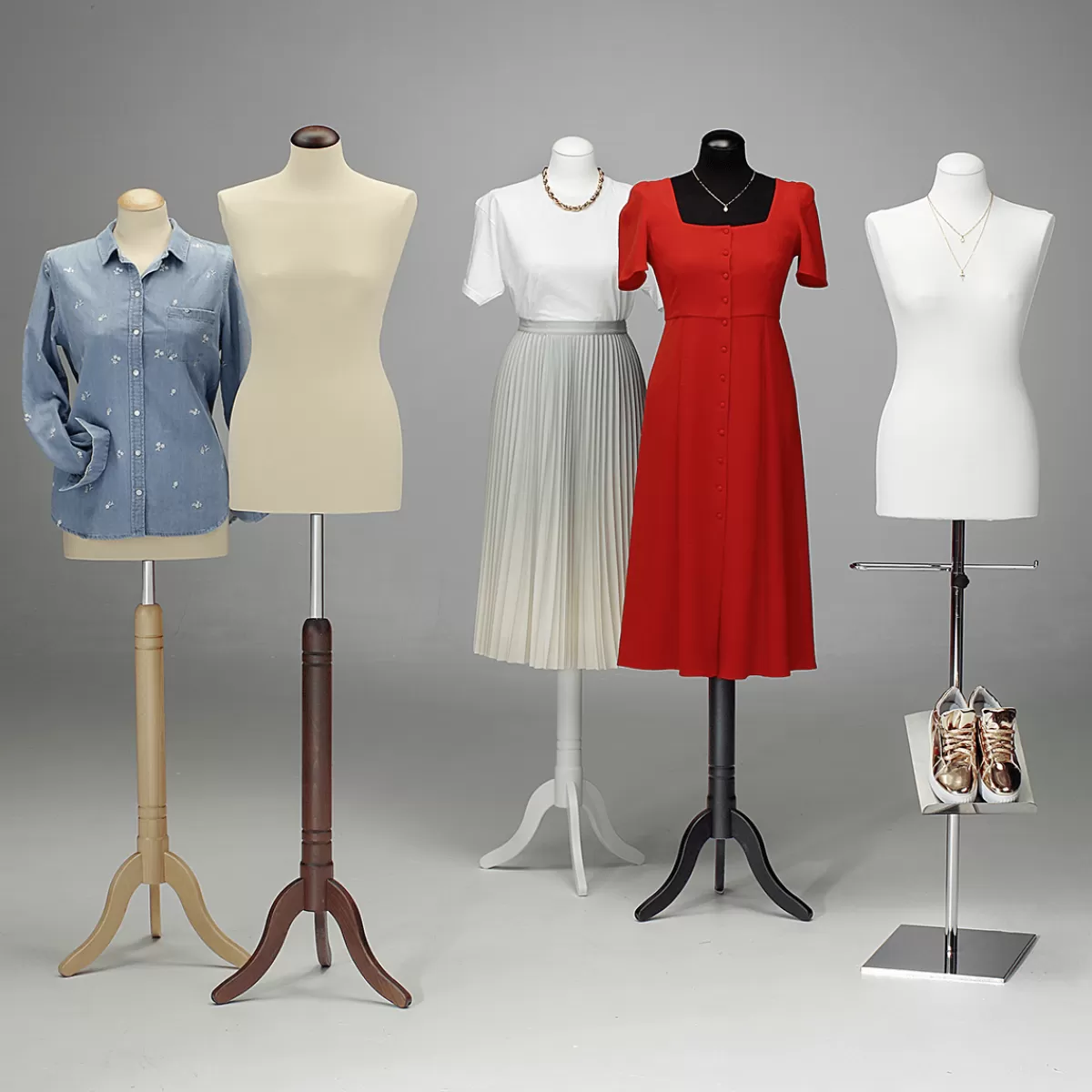 DecoWoerner Présentoir Chromé Pour Bustes De Tailleur Avec Présentoir à Chaussures 40 X 40 X 100 Cm