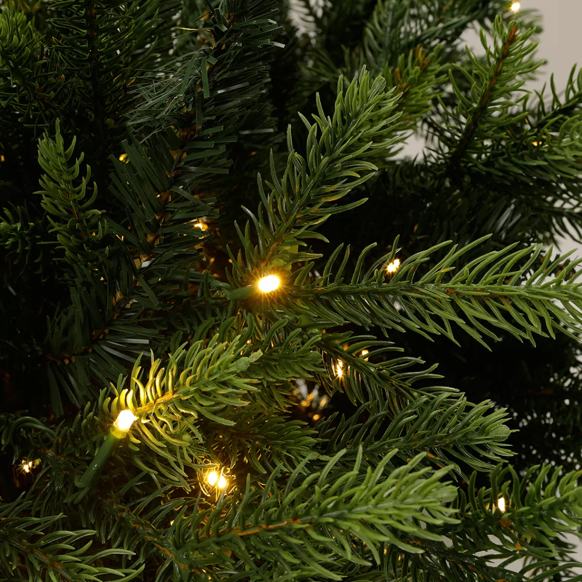DecoWoerner Sapin De Noël Artificiel Moulé Par Injection Rottanne Avec LED 240 Cm
