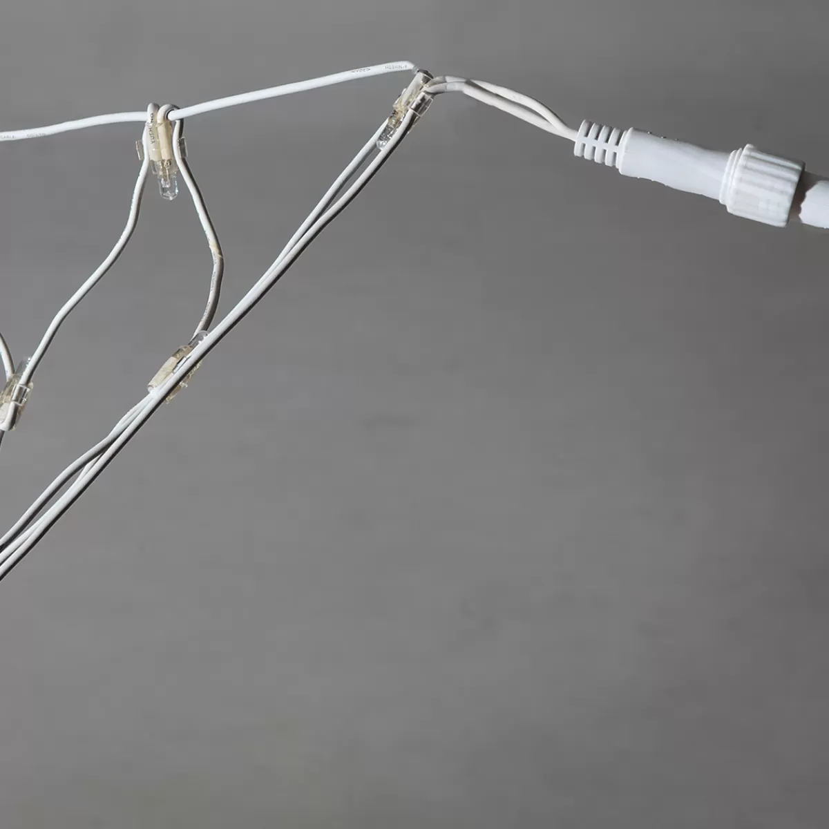 systme_filet_lumineux_pour_lext_led_blanche_cble_blanc_250_x_120_cm_3-1.webp DecoWoerner Système Filet Lumineux Pour L’ext., LED he, Câble , 250 X 120 Cm