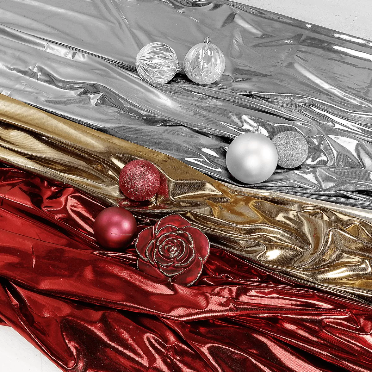 tissu_brillant_chandail_de_fleuret_or_larg_110_cm_4.webp DecoWoerner Tissu Brillant Chandail De Fleuret Larg. 110 Cm