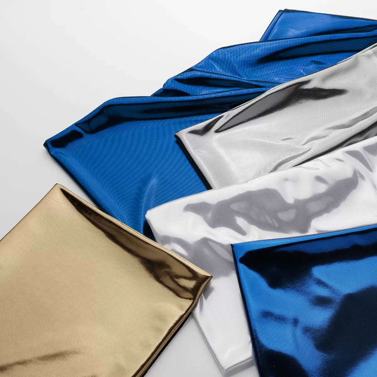 tissu_brillant_chandail_de_fleuret_or_larg_110_cm_8.webp DecoWoerner Tissu Brillant Chandail De Fleuret Larg. 110 Cm