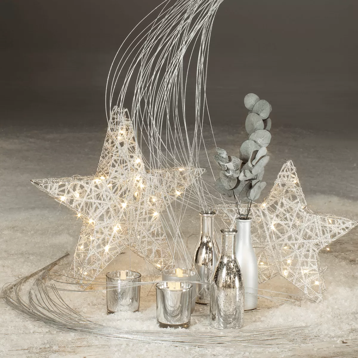 DecoWoerner Étoile Décorative En Métal à LED 30 Cm Fonctionnant Sur Piles