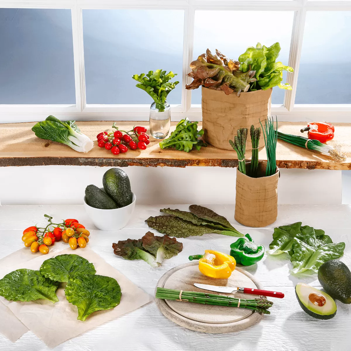 DecoWoerner Tomates Roma En Grappe Factices Pour L'alimentation, Paquet De 2 Pièces